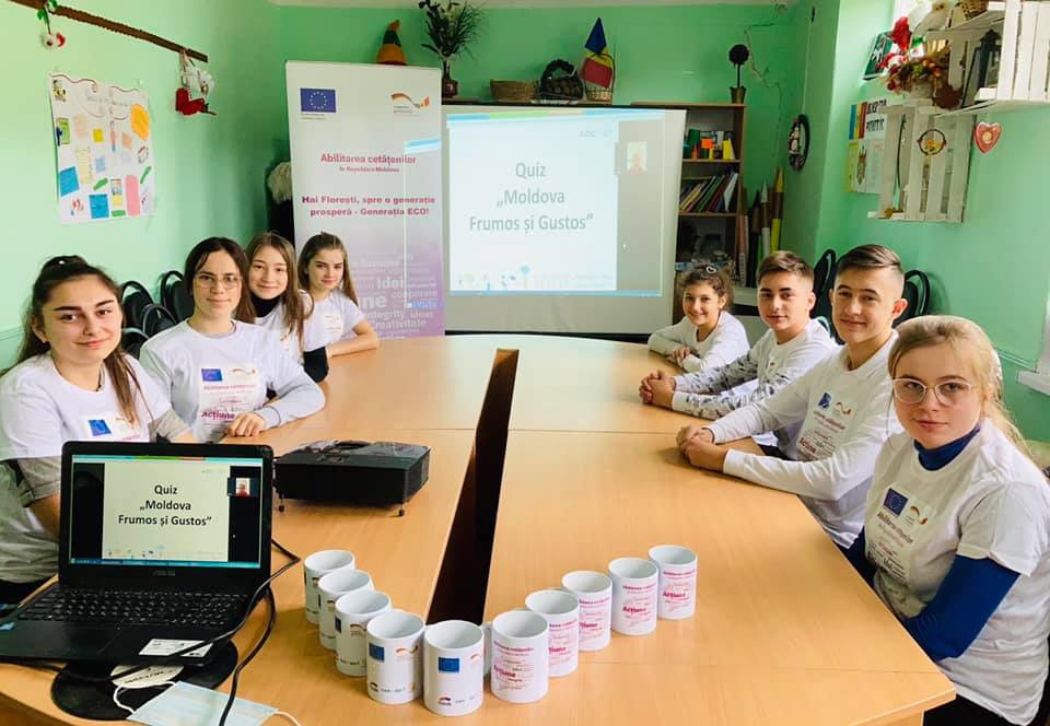UE//Tinerii din Florești contribuie activ la ecologizarea raionului