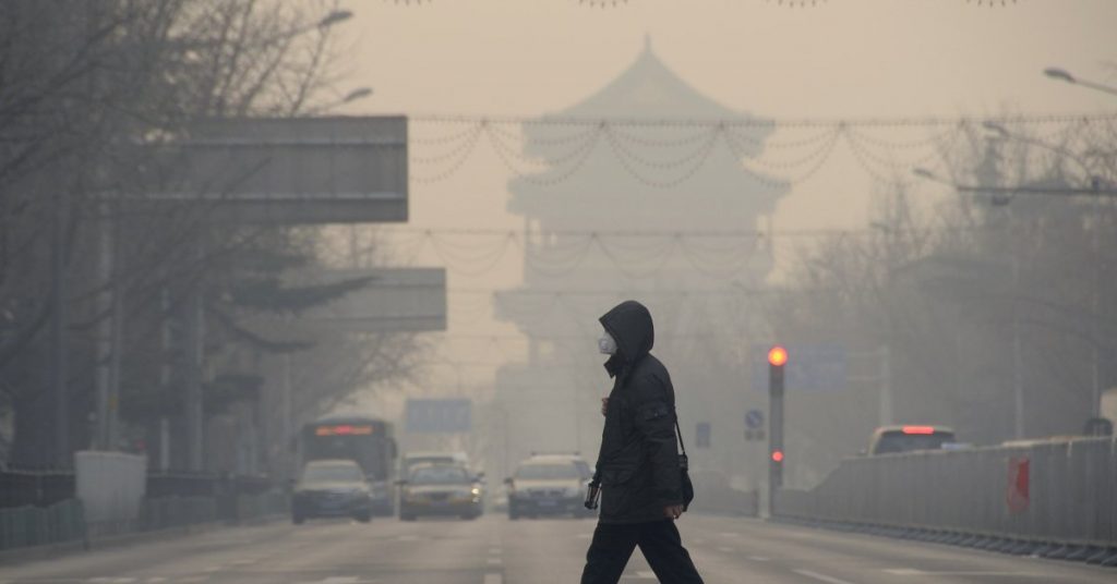 Poluarea aerului în anumite părți din Beijing este de nouă ori mai mare decât norma OMS