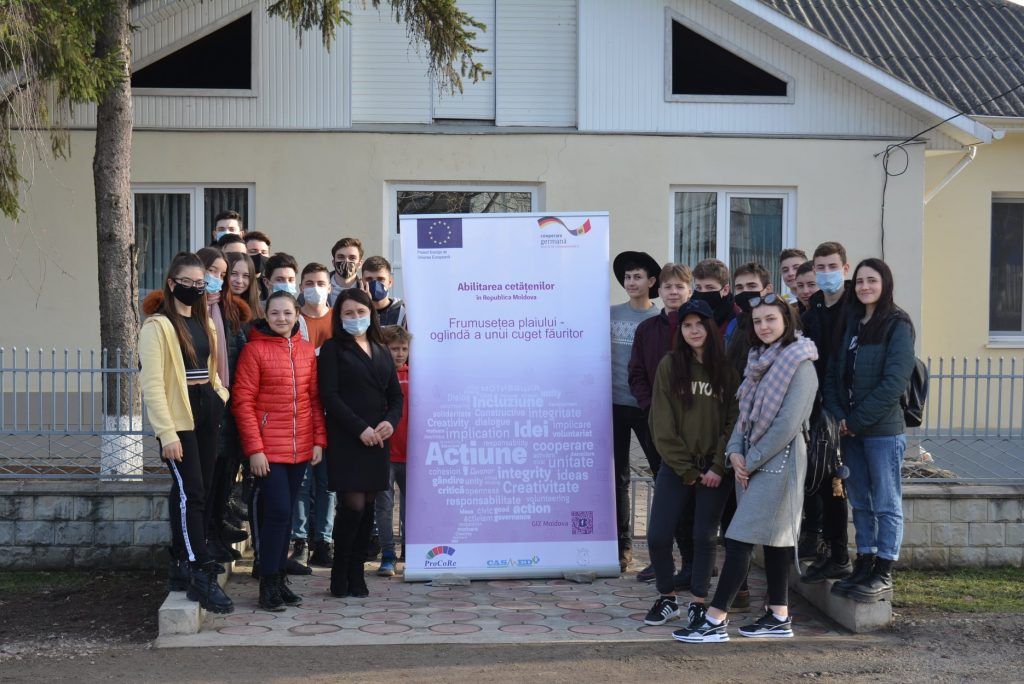 UE// Cetățenii din Chișcăreni, Sîngerei  sunt implicați în activități eco-practice
