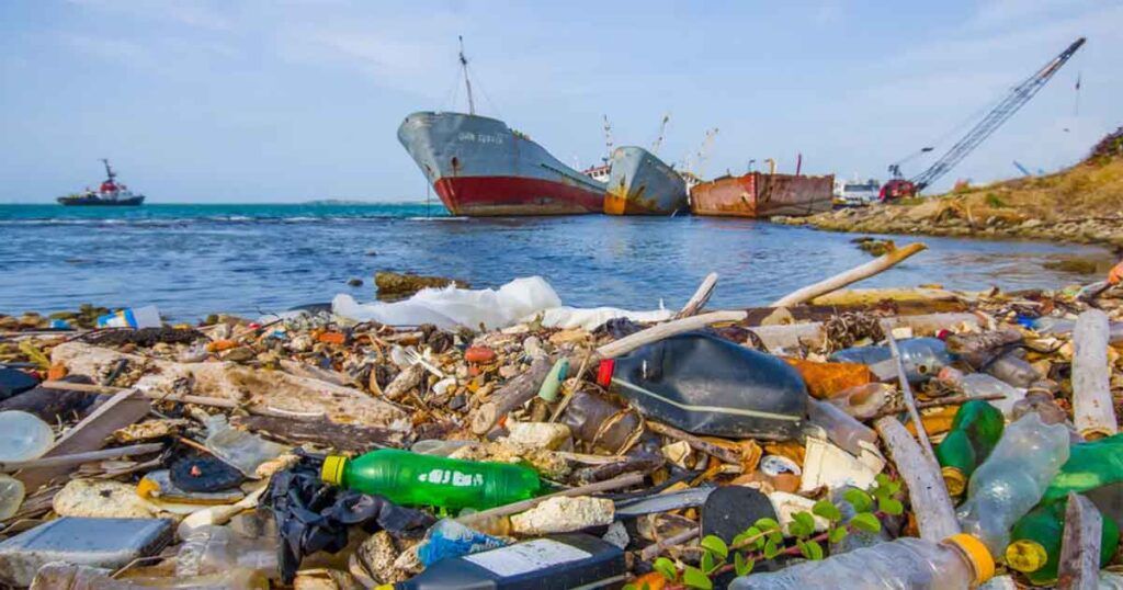 ONU va lupta împotriva poluării cu plastic a corpurilor de apă și a oceanelor lumii