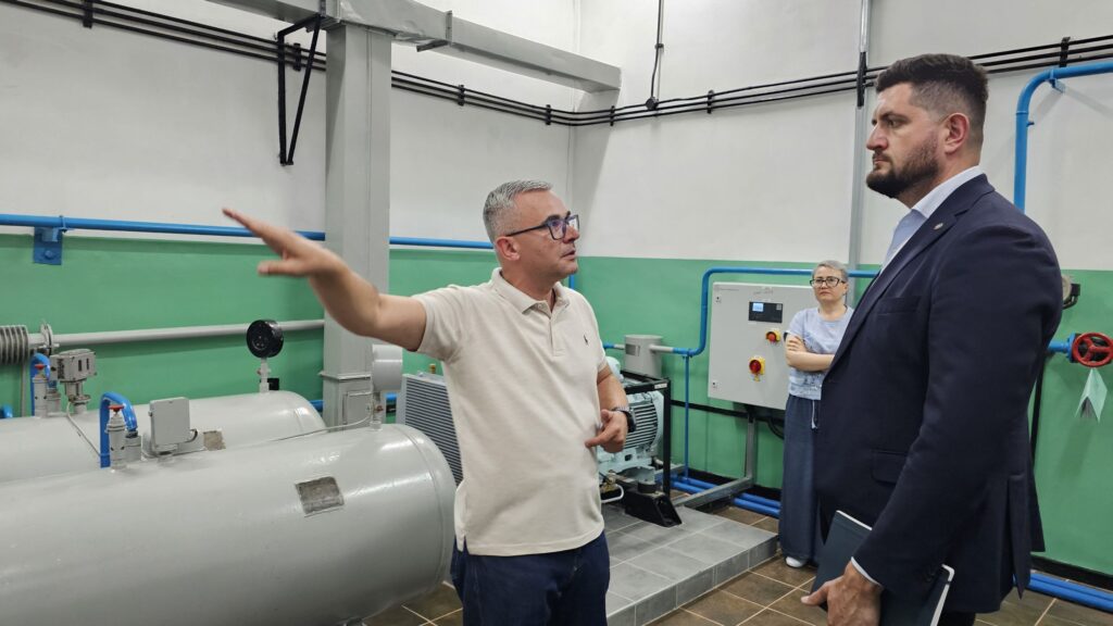Centrala hidroelectrică de la Costești urmează să construiască un parc eolian și unul fotovoltaic plutitor, însoțite de baterii de stocare a energiei