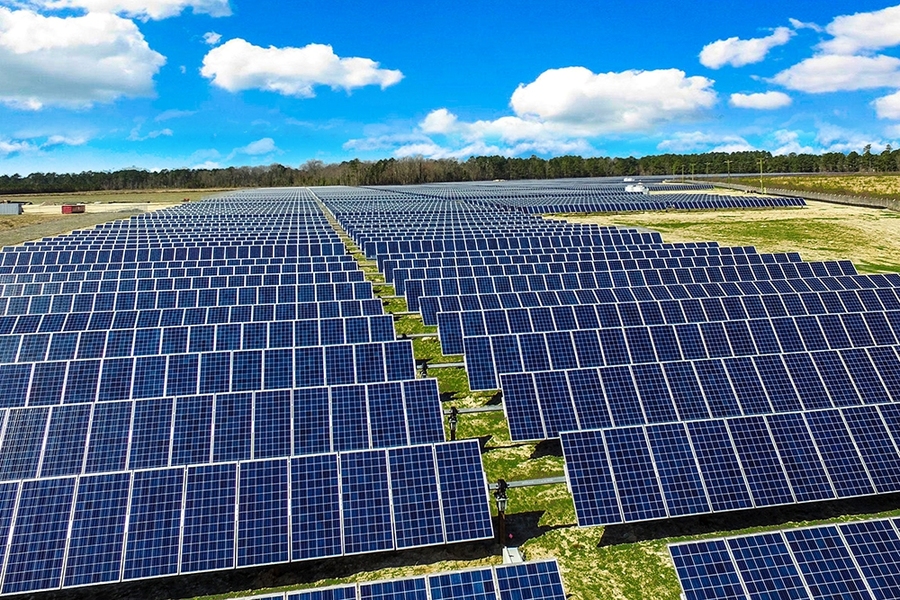 Energia solară a devenit principala sursă de energie în UE