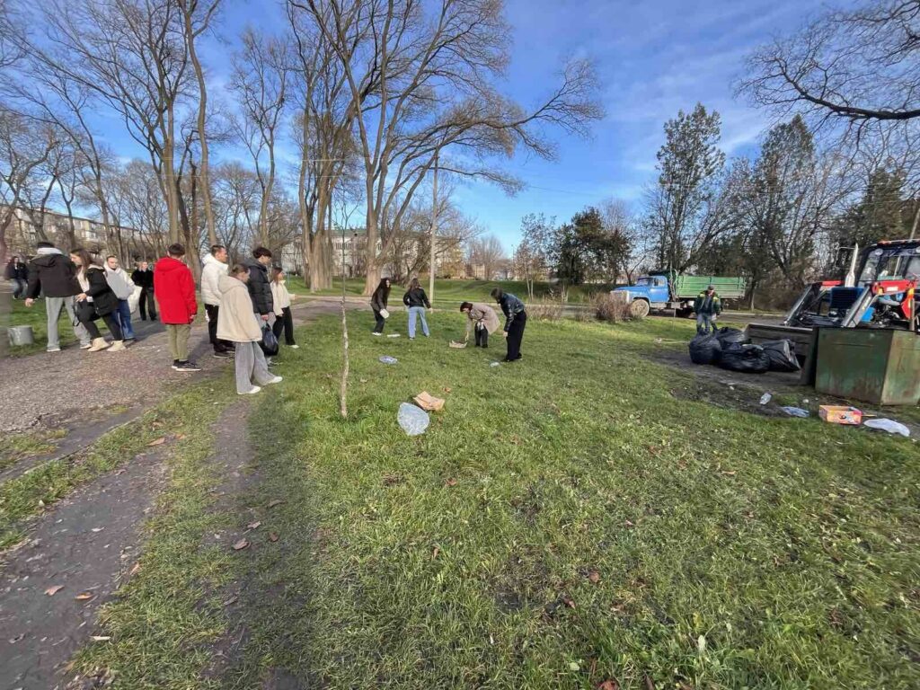 Tinerii din Bălți s-au implicat într-o amplă acțiune de ecologizare în cadrul „Green Days”, parte a proiectului INTERREG NEXT România–Republica Moldova 